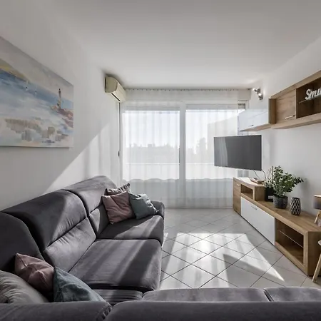 Sundowners Apartment, 52qm, Double & Two Single Beds, 10 Min From Old Town Of Apartman *