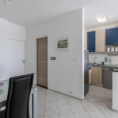 Apartman Sundowners Apartment, 52qm, Double & Two Single Beds, 10 Min From Old Town Of