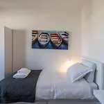 Sundowners Apartment, 52qm, Double & Two Single Beds, 10 Min From Old Town Of * Сплит