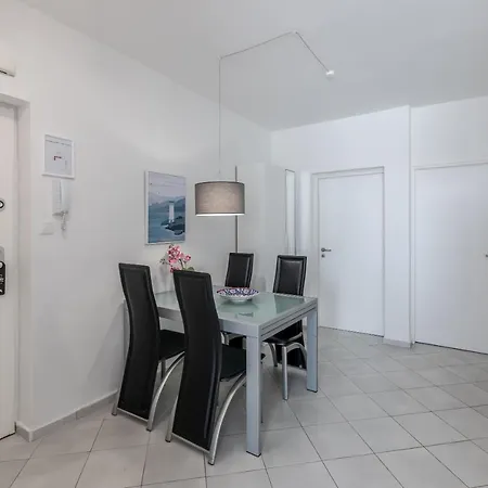 Apartament Sundowners Apartment, 52qm, Double & Two Single Beds, 10 Min From Old Town Of *