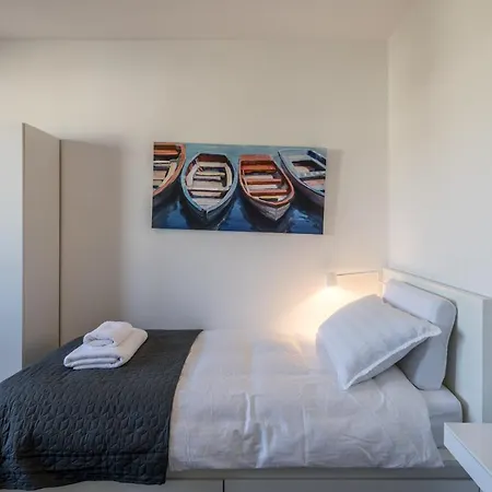 Sundowners Apartment, 52qm, Double & Two Single Beds, 10 Min From Old Town Of * Σπλιτ