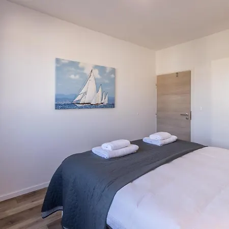 Apartment Sundowners Apartment, 52qm, Double & Single Bed, 10 Min From Old Town Of *