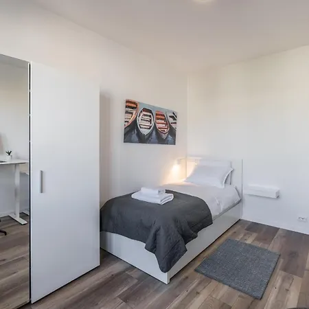 Sundowners Apartment, 52qm, Double & Two Single Beds, 10 Min From Old Town Of *