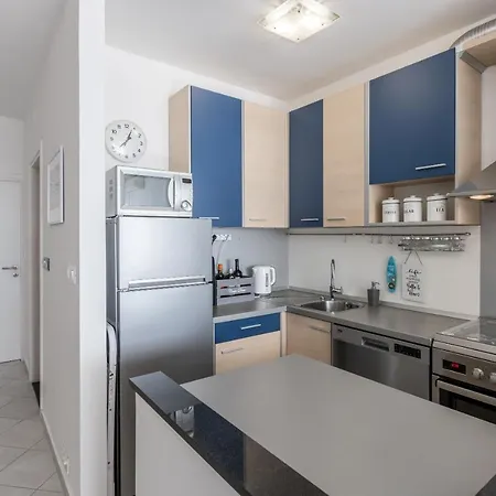 Apartment Sundowners Apartment, 52qm, Double & Single Bed, 10 Min From Old Town Of *